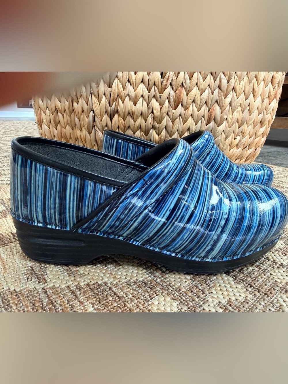 Dansko XP PRO Blue Stripe Patent Leather Sz 39 Nursing Healthcare Food Service